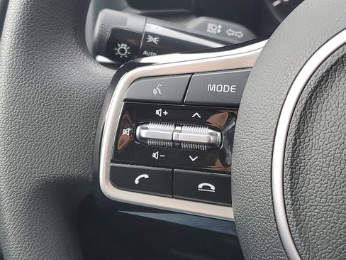 Used 2023 Kia Sorento LX image 13