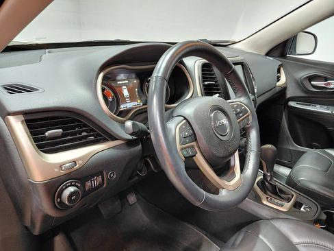 Certified 2016 Jeep Cherokee Limited w/ Luxury Group AWD/4WD image 31