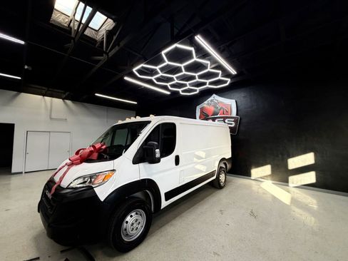 Used 2023 RAM ProMaster 2500 FWD image 2