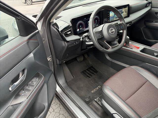 Used 2025 Nissan Kicks SR FWD image 11