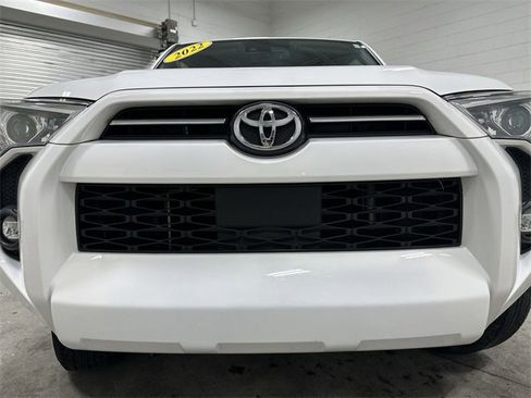 Used 2022 Toyota 4Runner SR5 image 10