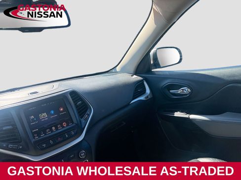 Used 2014 Jeep Cherokee Limited w/ Technology Group image 23