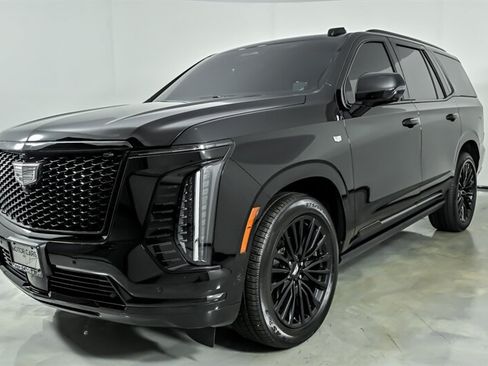 Used 2025 Cadillac Escalade Sport Platinum AWD/4WD image 5
