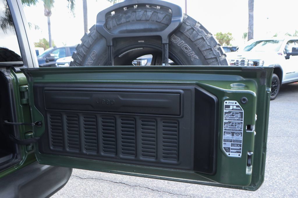 Used 2024 Jeep Wrangler Sport AWD/4WD image 10