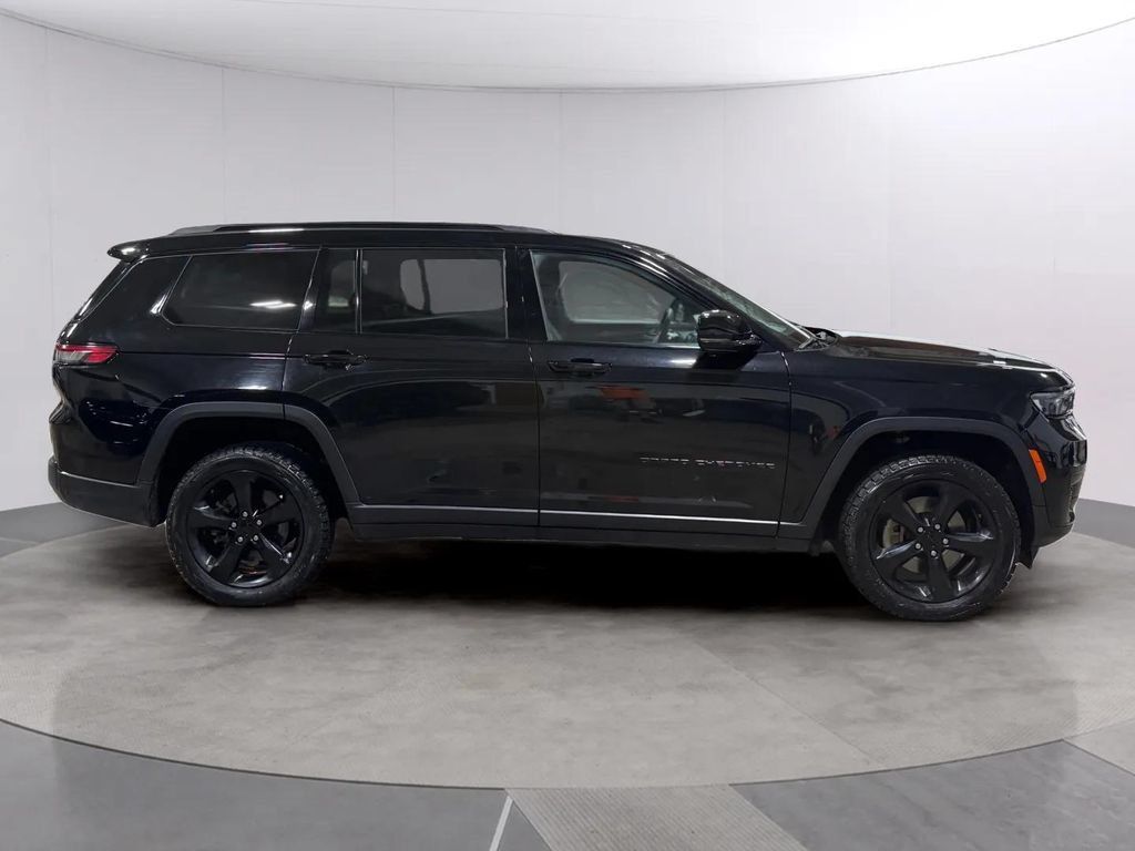 Used 2023 Jeep Grand Cherokee L Laredo AWD/4WD image 2