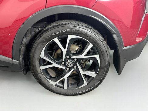 Used 2018 Toyota C-HR XLE image 11