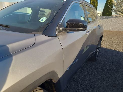 Used 2024 Jeep Compass Limited image 2