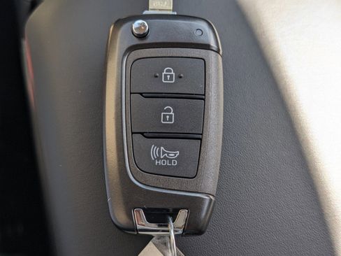 New 2025 Hyundai Venue SE image 30