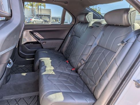 Certified 2023 BMW i7 xDrive60 image 31