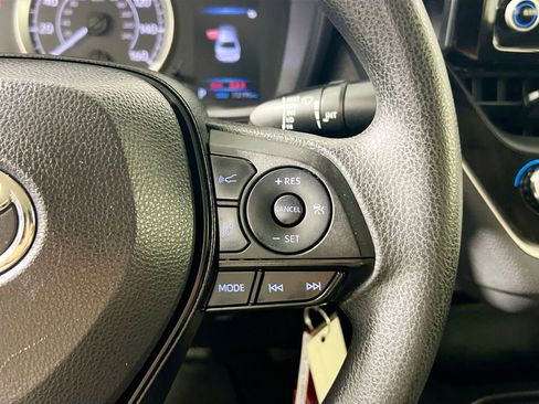 Used 2022 Toyota Corolla LE image 19