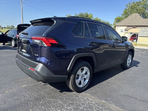 Used 2019 Toyota RAV4 XLE image 7