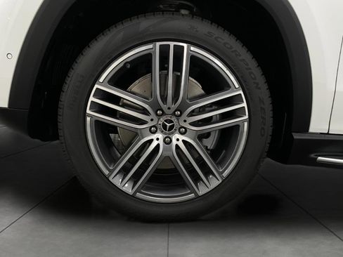 New 2026 Mercedes-Benz GLS 450 4MATIC image 13