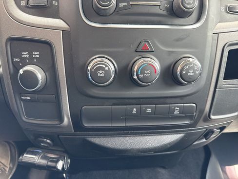 Used 2018 RAM 2500 Tradesman w/ Chrome Appearance Group AWD/4WD image 27