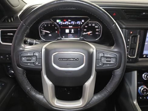 Used 2021 GMC Yukon Denali w/ Advanced Technology Package AWD/4WD image 38