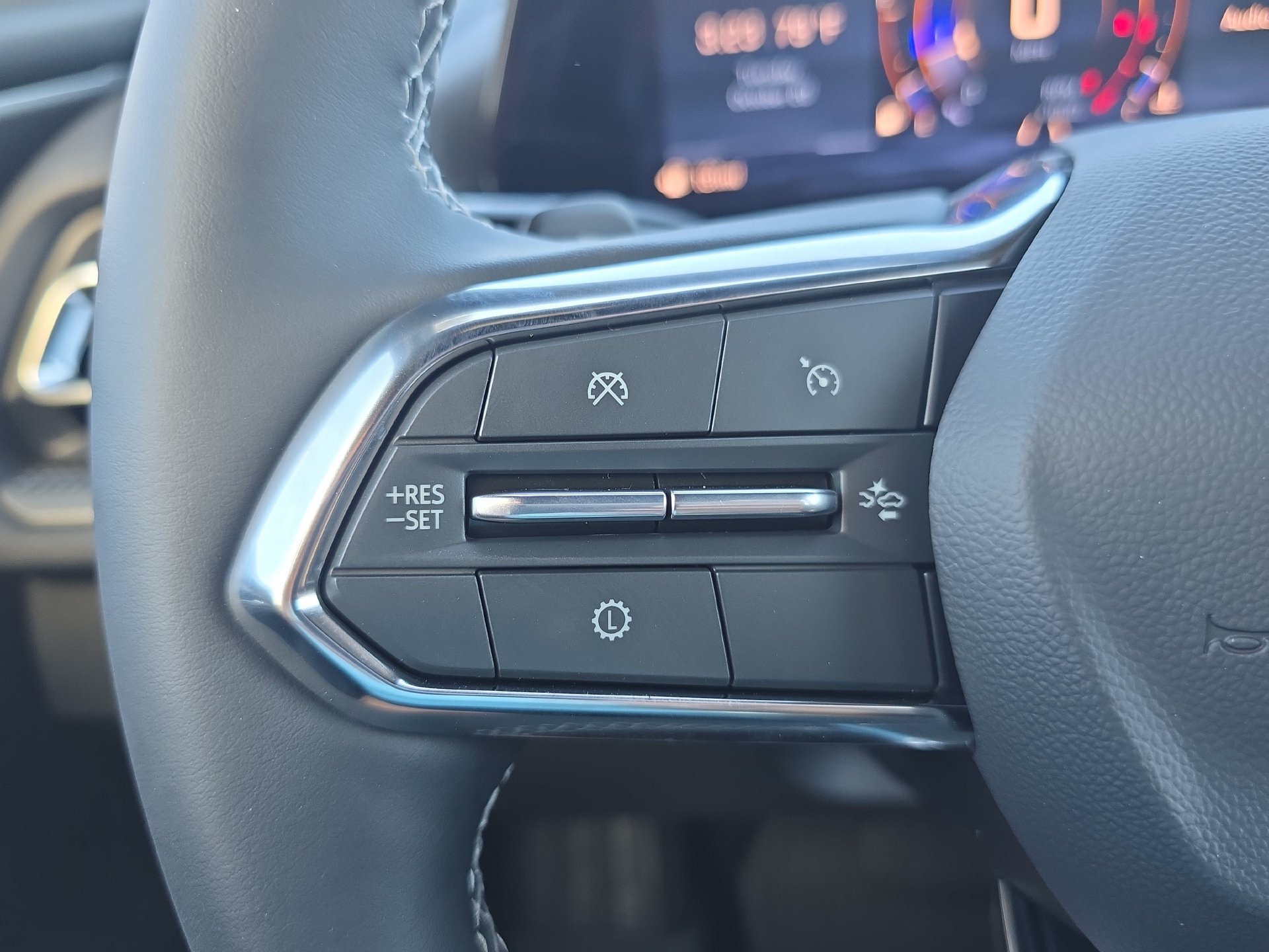New 2027 Chevrolet Traverse LT w/ Driver Confidence Package FWD image 23