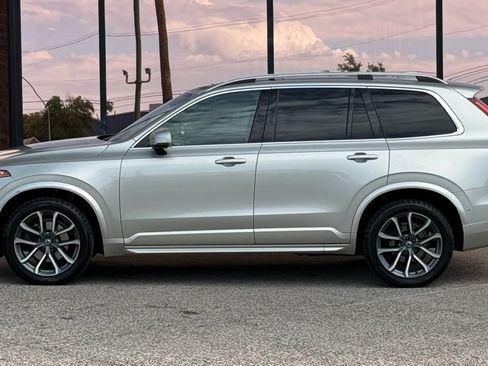 Used 2016 Volvo XC90 T6 Momentum w/ Momentum Plus Package AWD/4WD image 4