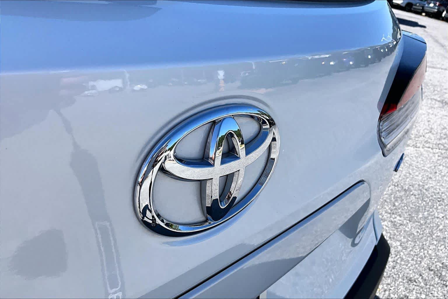 Used 2024 Toyota Corolla Cross LE FWD image 10