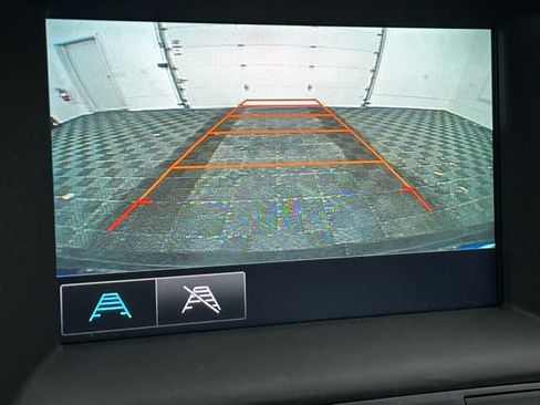 Used 2017 GMC Acadia SLE w/ Driver Alert Package I image 5