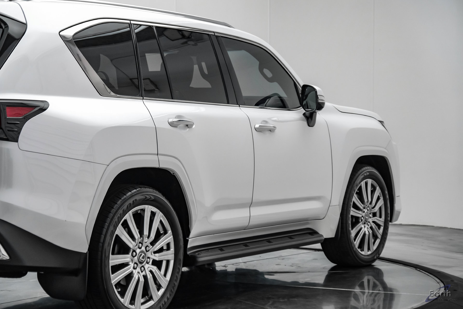 Used 2023 Lexus LX 600 4WD w/ Accessory Package (Z1) image 19