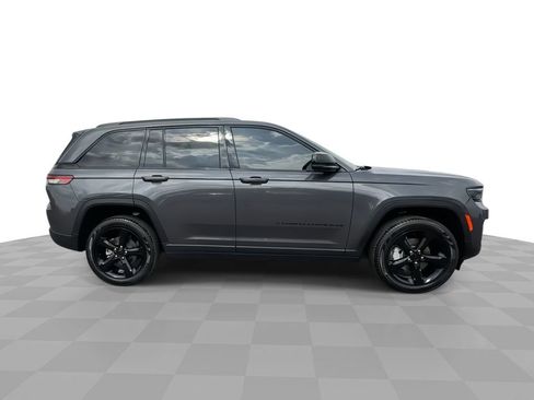 Used 2024 Jeep Grand Cherokee Limited w/ Black Appearance Package RWD image 9