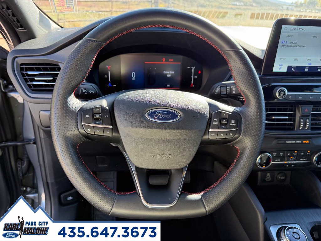 Used 2025 Ford Escape ST-Line AWD/4WD image 17