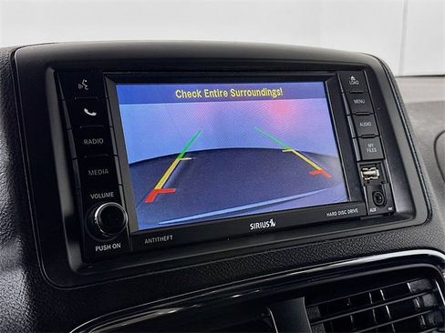 Used 2019 Dodge Grand Caravan SXT image 13