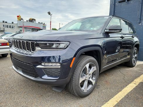 New 2023 Jeep Grand Cherokee 4WD 4xe image 3