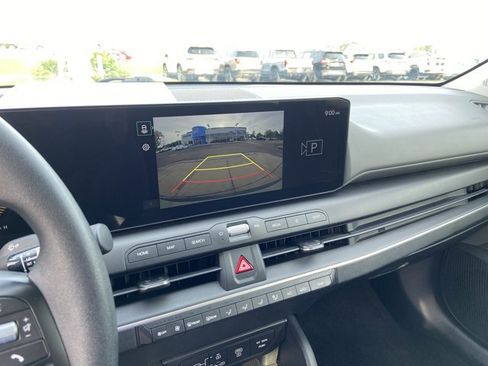 Used 2025 Kia K4 LXS image 36