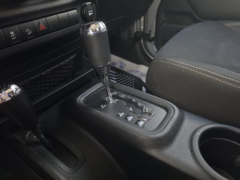 Used 2018 Jeep Wrangler Unlimited Sport AWD/4WD image 24