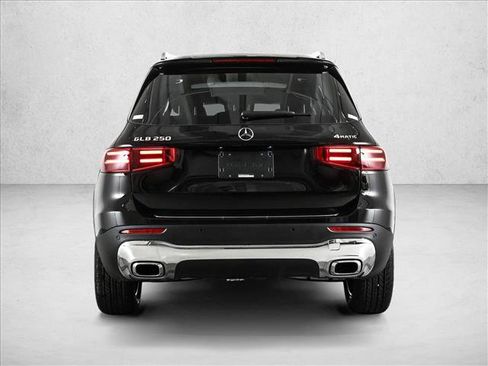 New 2026 Mercedes-Benz GLB 250 4MATIC image 7