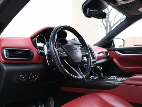 Used 2017 Maserati Levante S AWD/4WD image 21