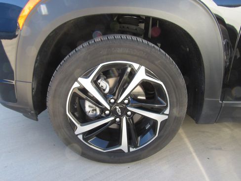 Used 2023 Chevrolet TrailBlazer RS w/ Sun and Liftgate Package image 5