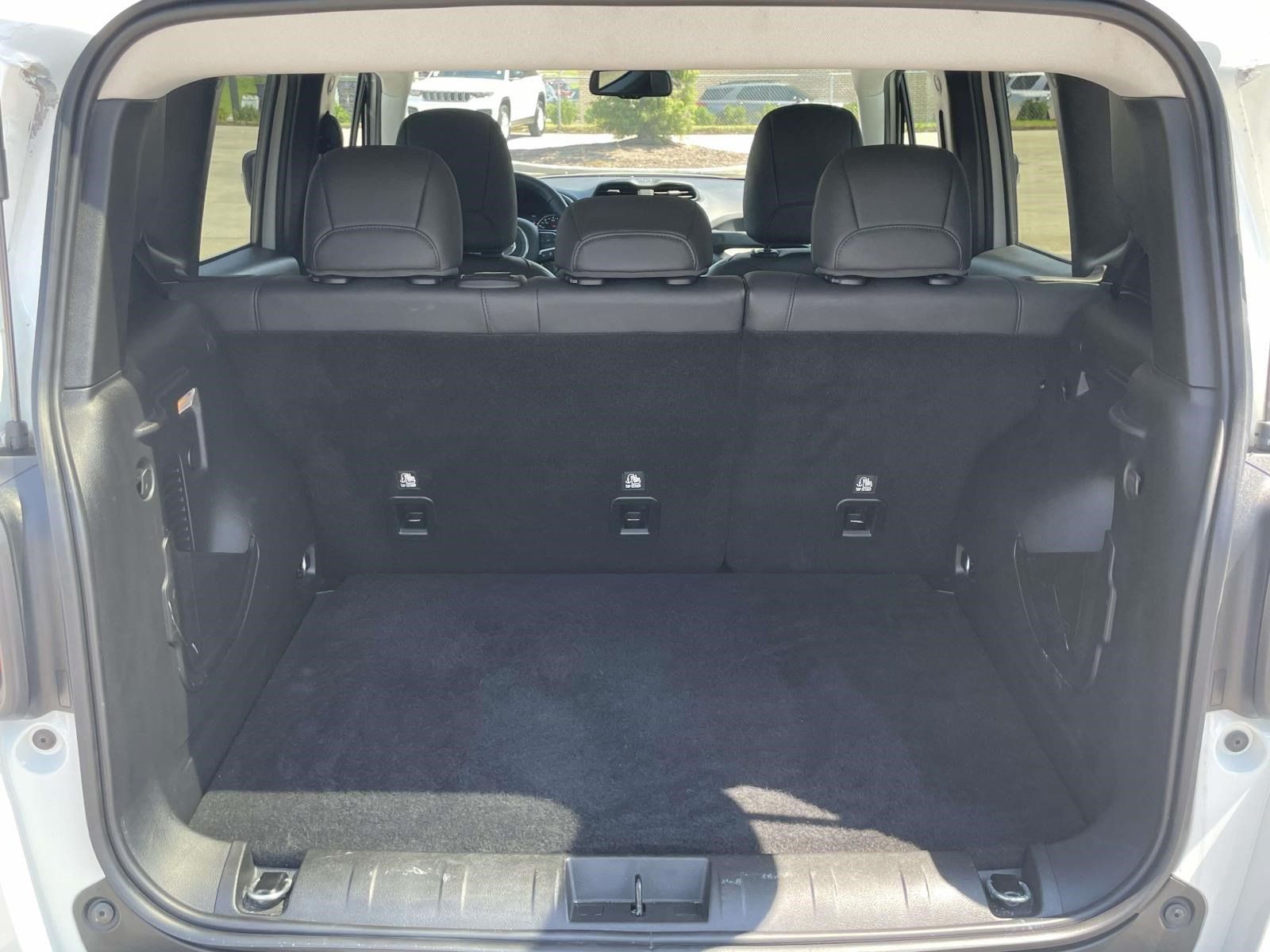 Used 2023 Jeep Renegade Limited AWD/4WD image 8