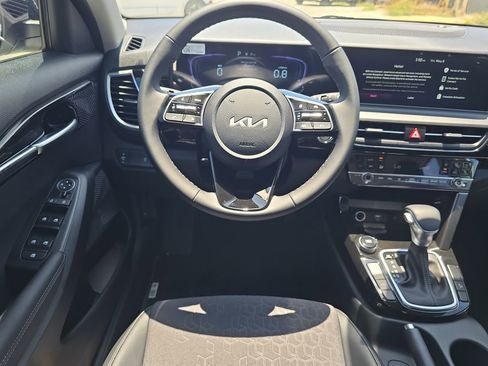 New 2026 Kia Seltos S FWD image 13