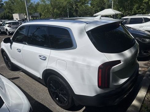 Used 2022 Kia Telluride SX w/ Towing Package FWD image 6
