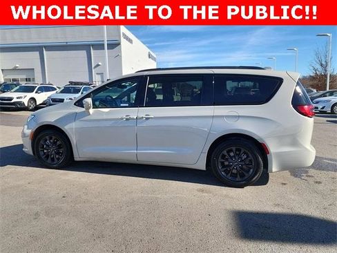 Used 2021 Chrysler Pacifica Touring-L w/ S Appearance Package image 5