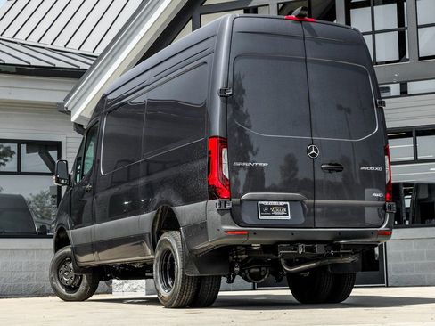 Used 2025 Mercedes-Benz Sprinter 144 Cargo image 2