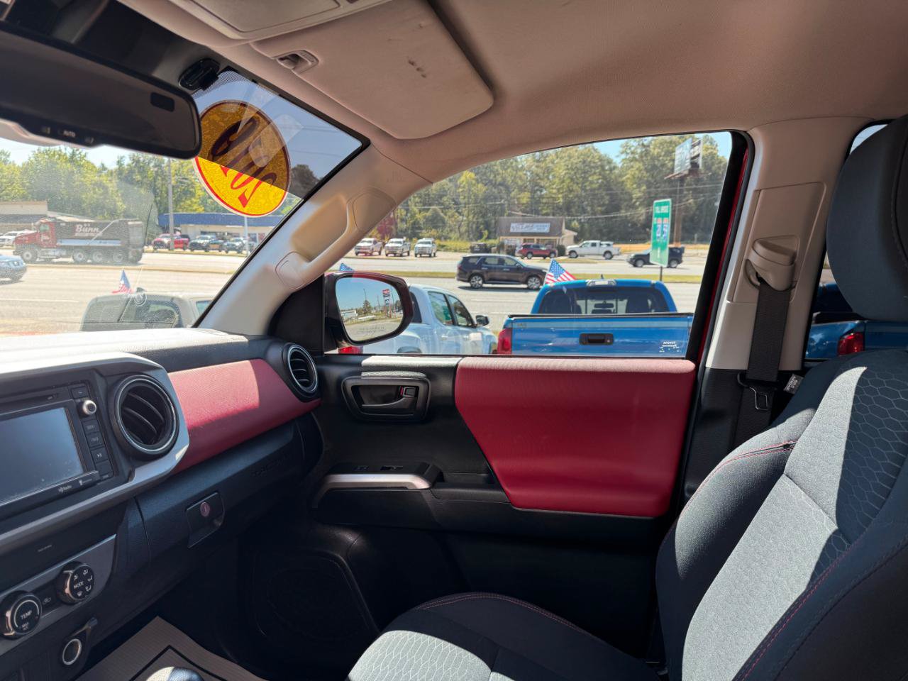 Used 2019 Toyota Tacoma SR5 AWD/4WD image 16