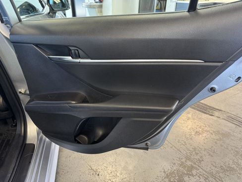 Used 2022 Toyota Camry SE FWD image 23