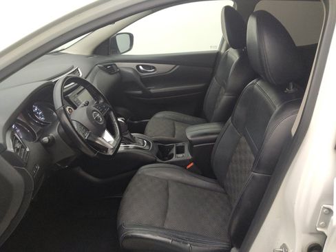 Used 2020 Nissan Rogue Sport SV w/ Technology Package FWD image 17