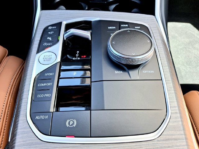 New 2026 BMW 330i Sedan w/ Premium Package RWD image 25