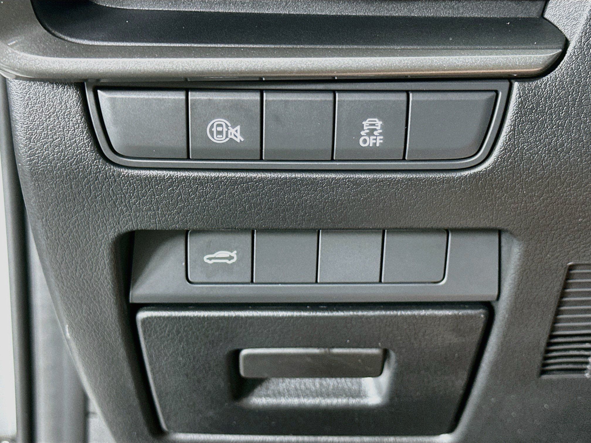 Used 2024 MAZDA MAZDA3 s FWD image 17