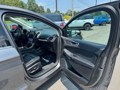 Used 2024 Ford Edge SEL AWD/4WD image 15