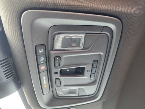 Used 2024 GMC Sierra 1500 SLT AWD/4WD image 27