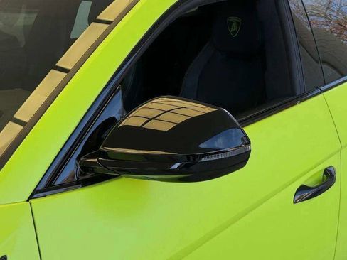 Used 2022 Lamborghini Urus image 28