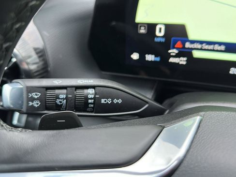 Used 2025 Chevrolet Equinox LT image 28