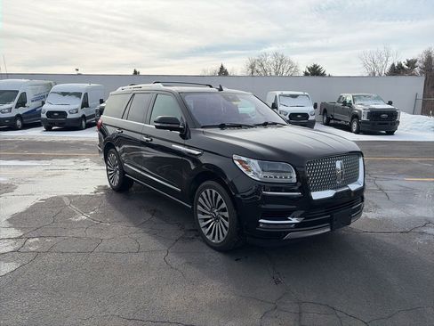 Used 2019 Lincoln Navigator Reserve image 3
