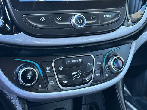 Used 2018 Chevrolet Volt LT w/ Comfort Package FWD image 22