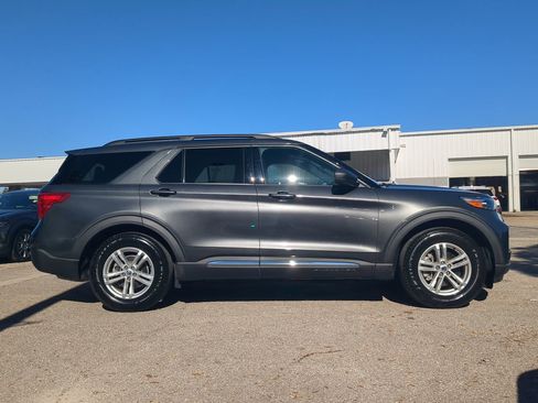 Used 2020 Ford Explorer XLT w/ Class III Trailer Tow Package image 1