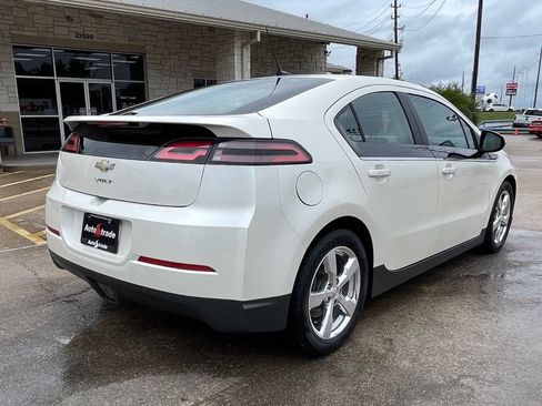 Used 2014 Chevrolet Volt FWD image 4